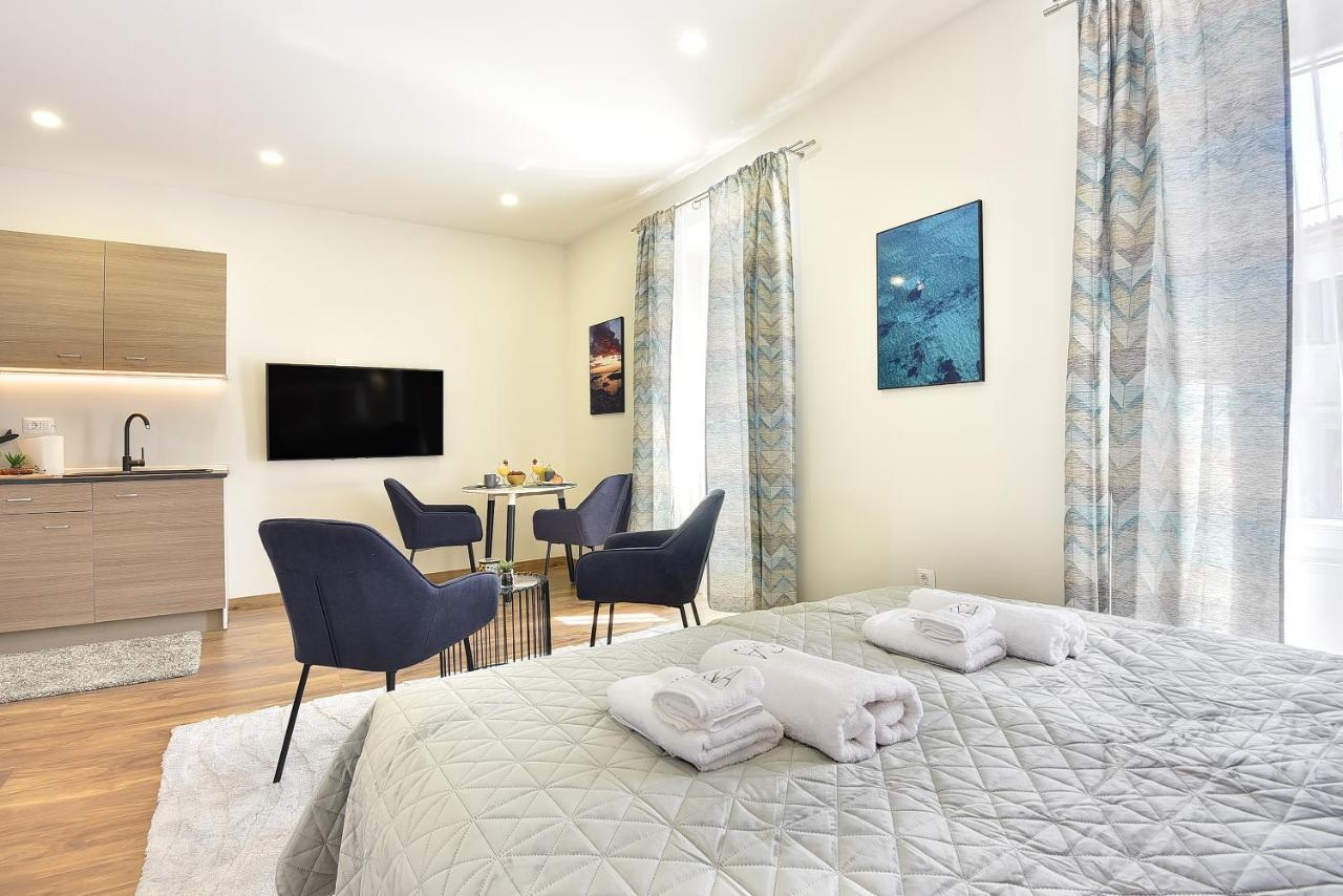 D&A Central Luxury Apartments With Free Parking Pula Exterior photo