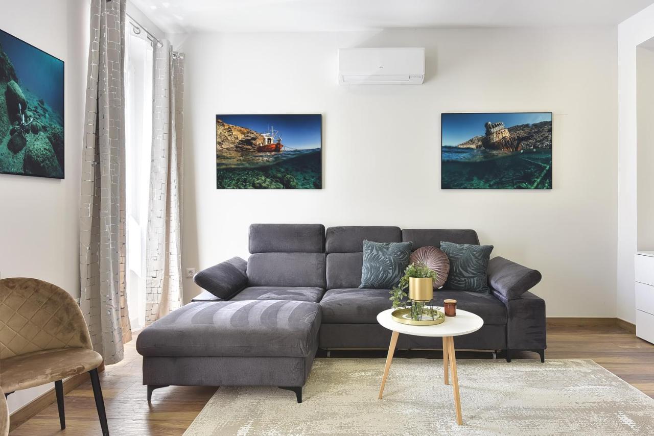D&A Central Luxury Apartments With Free Parking Pula Exterior photo