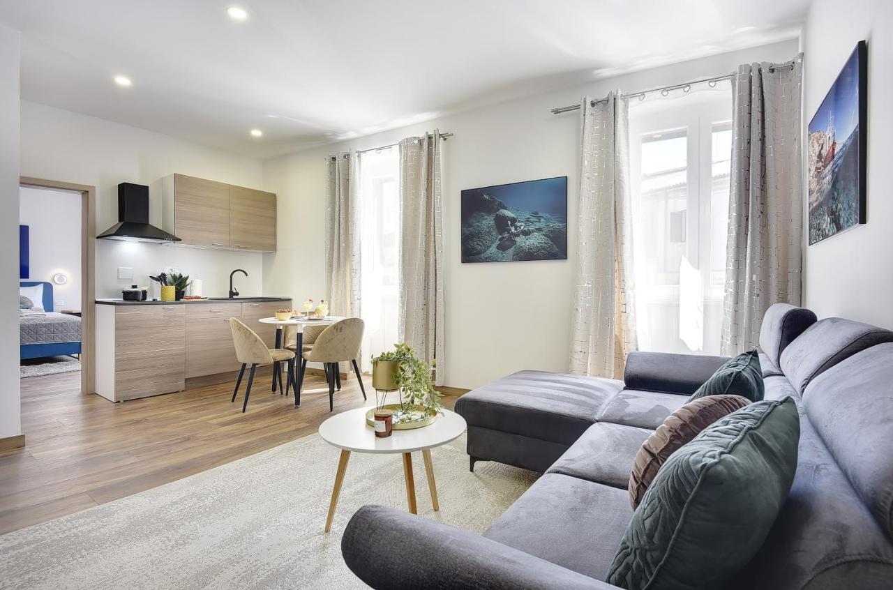 D&A Central Luxury Apartments With Free Parking Pula Exterior photo