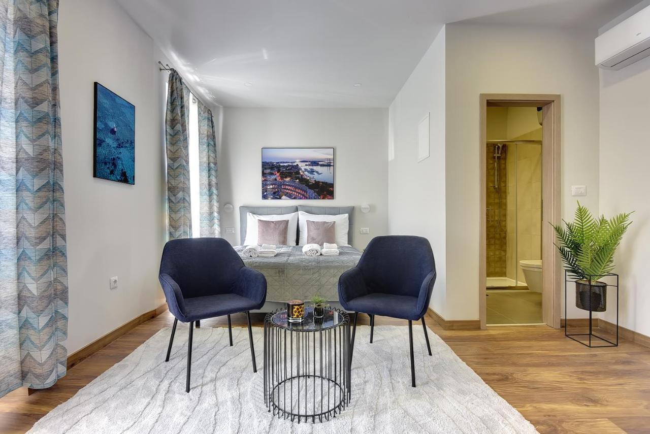 D&A Central Luxury Apartments With Free Parking Pula Exterior photo