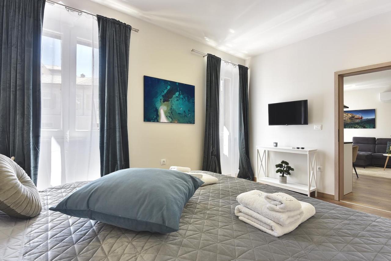 D&A Central Luxury Apartments With Free Parking Pula Exterior photo
