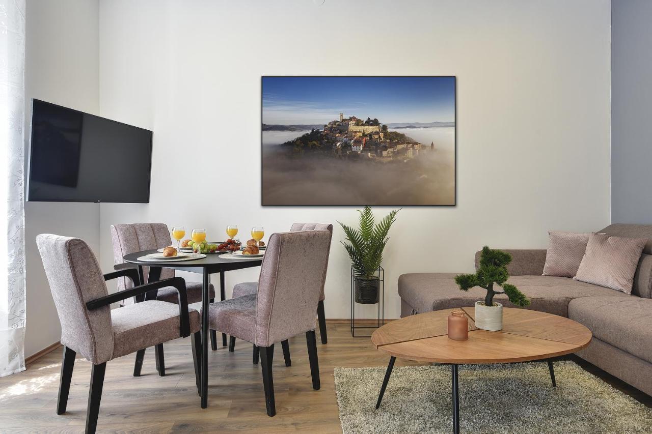 D&A Central Luxury Apartments With Free Parking Pula Exterior photo