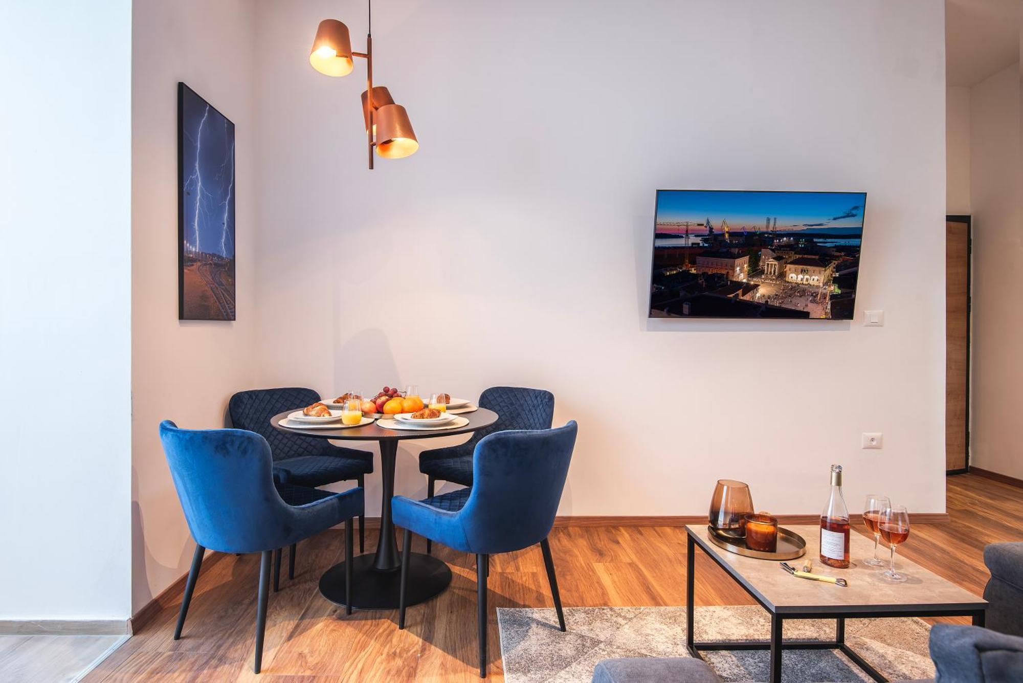 D&A Central Luxury Apartments With Free Parking Pula Exterior photo